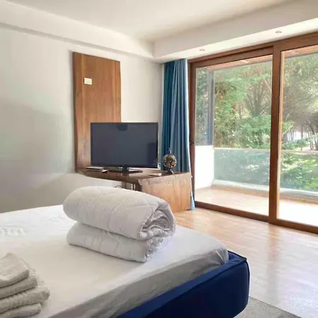 Beachfront By Monika Experiences Golem (Tirana)
