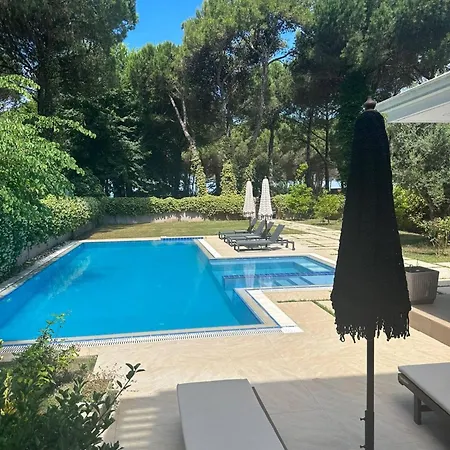 Villa Beachfront By Monika Experiences Golem (Tirana)